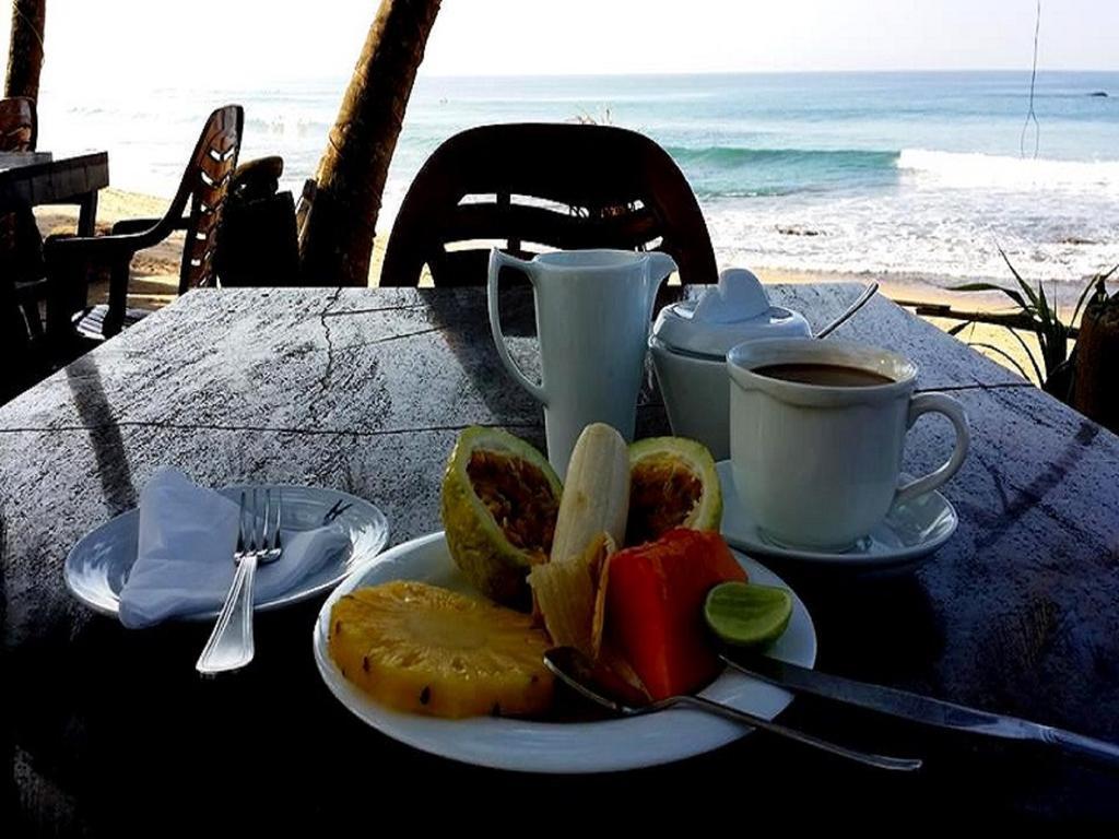 Time N Tide Beach Resort Хіккадува Екстер'єр фото